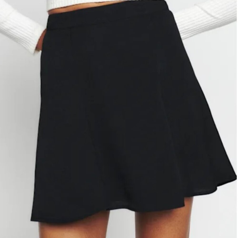 Reformation Black Flounce Skirt Size 6 (Closet closing permanently 5/15!)